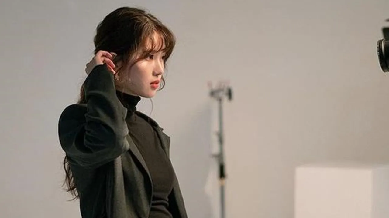 10 Potret Yang Hye Ji Dalam Outfit Simpel, Nggak Kalah Kece dengan Han So Hee di NEVERTHELESS
