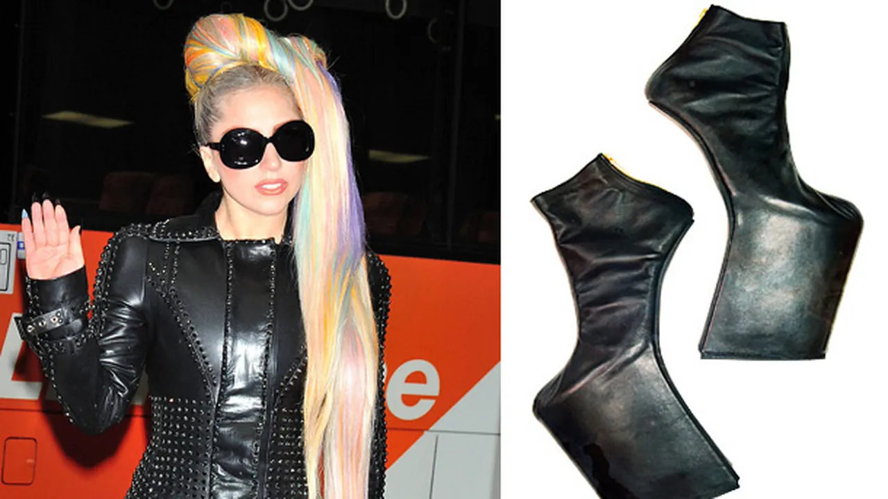 10 Sepatu Teraneh Yang Pernah Dipakai Lady Gaga