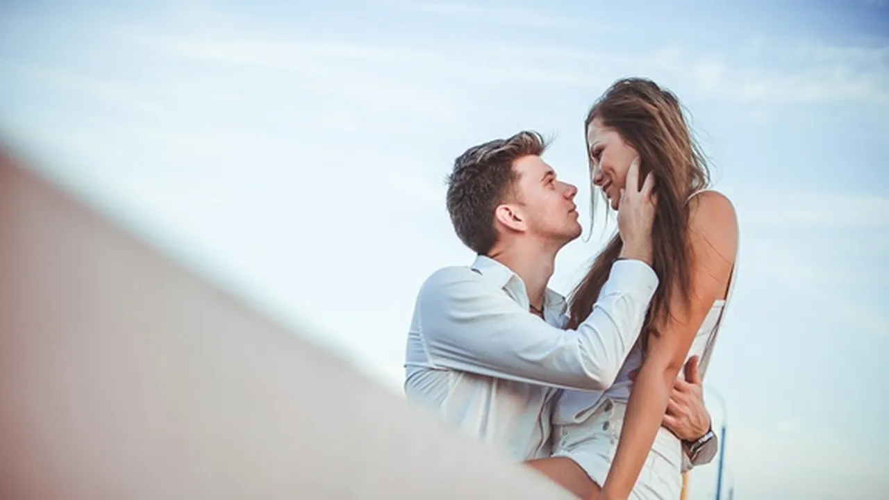 100 Kata-Kata Filosofi Cinta Penuh Makna dan Meneduhkan Jiwa