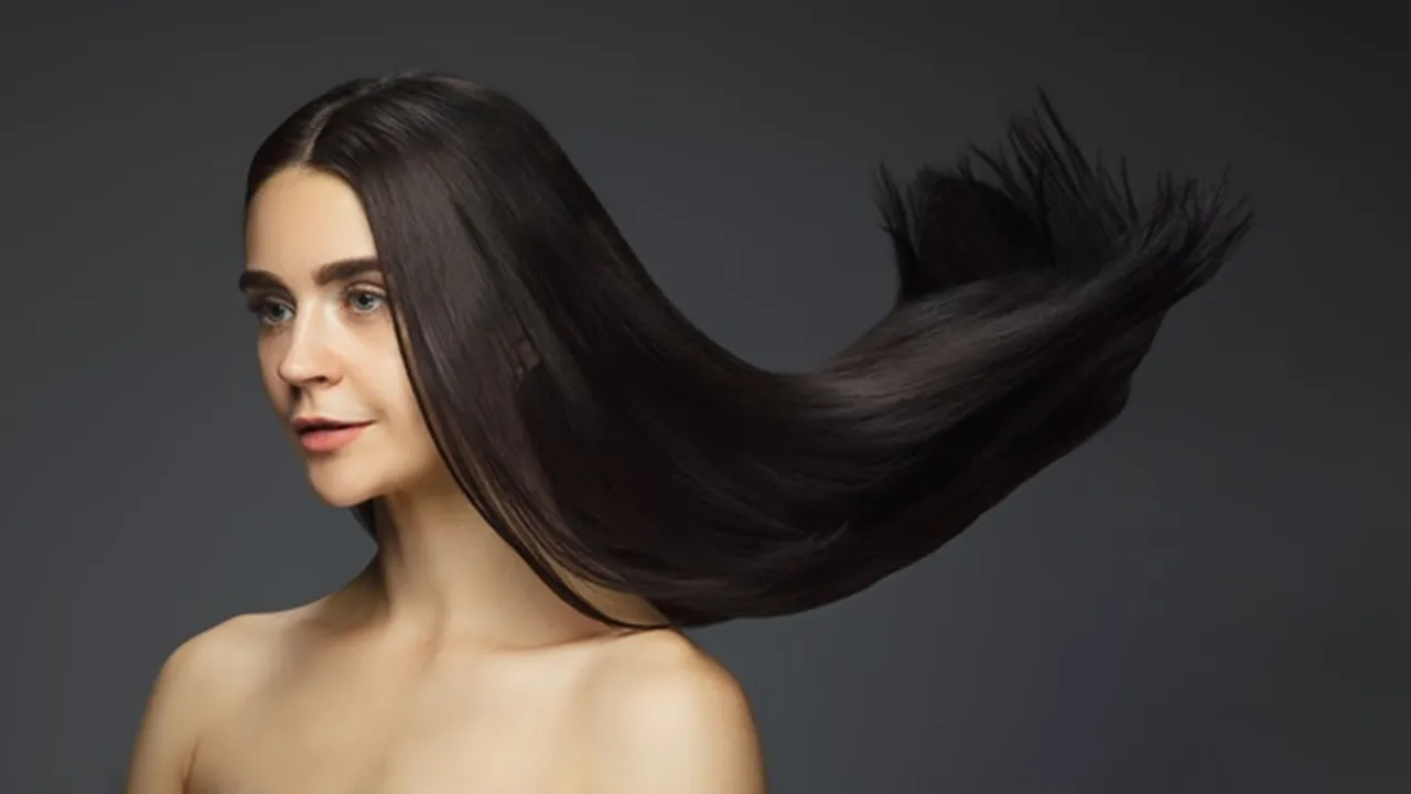 11 Cara Meluruskan Rambut Secara Alami, Cepat dan Tahan Lebih Lama