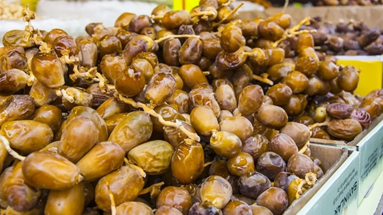 12 Manfaat Buah Kurma, dari Kesehatan Hingga Bantu Turunkan Berat Badan