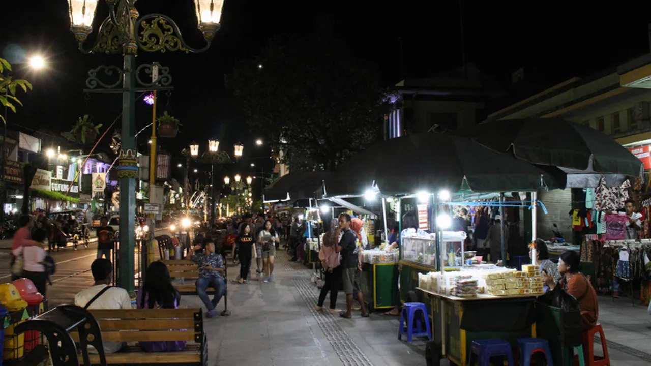 15 Wisata Kuliner Malam Jogja yang Punya Kenikmatan Hakiki, Dijamin Bikin Nagih!