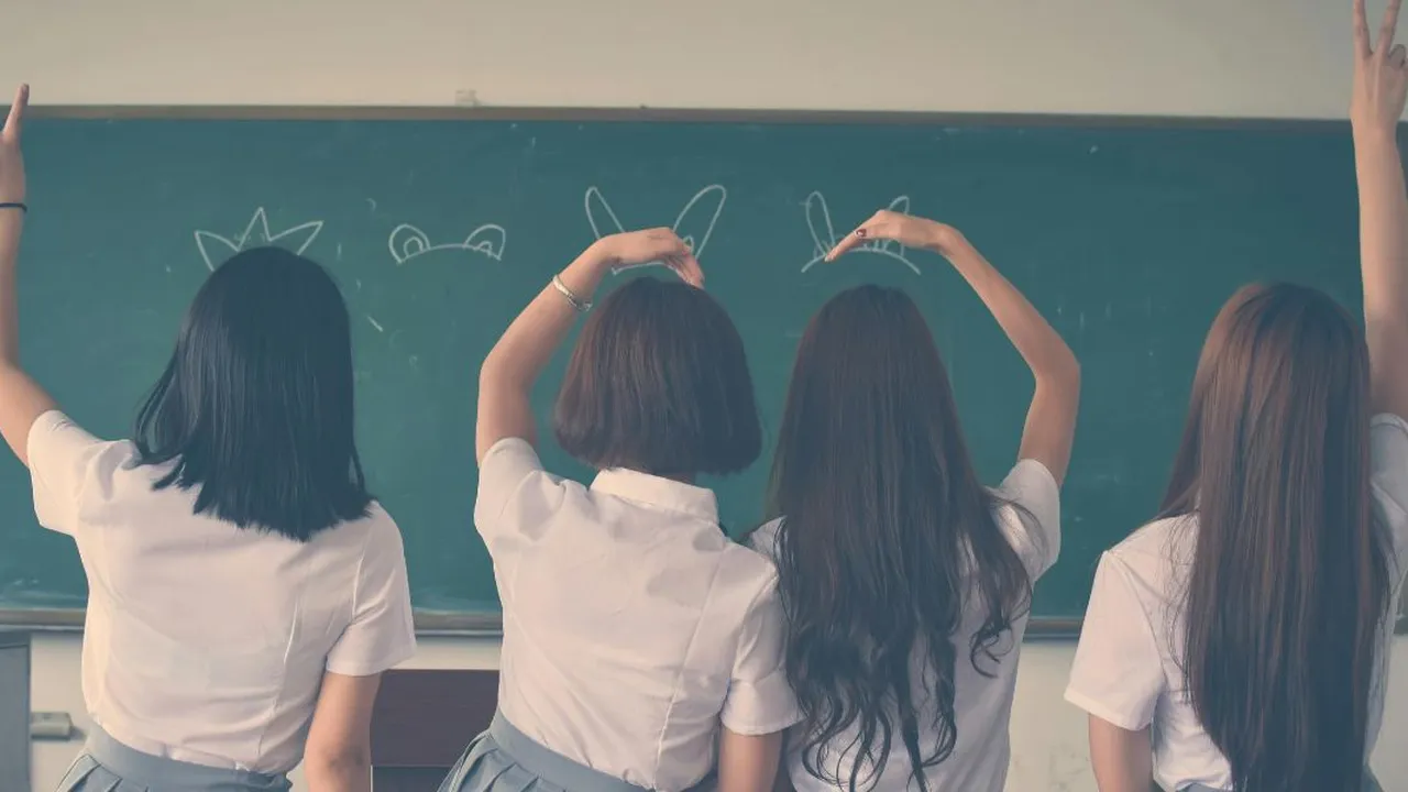 Sederet Lagu Perpisahan Terbaik, Bikin Satu Sekolah Nangis Bareng - Jadi Momen Tak Terlupakan