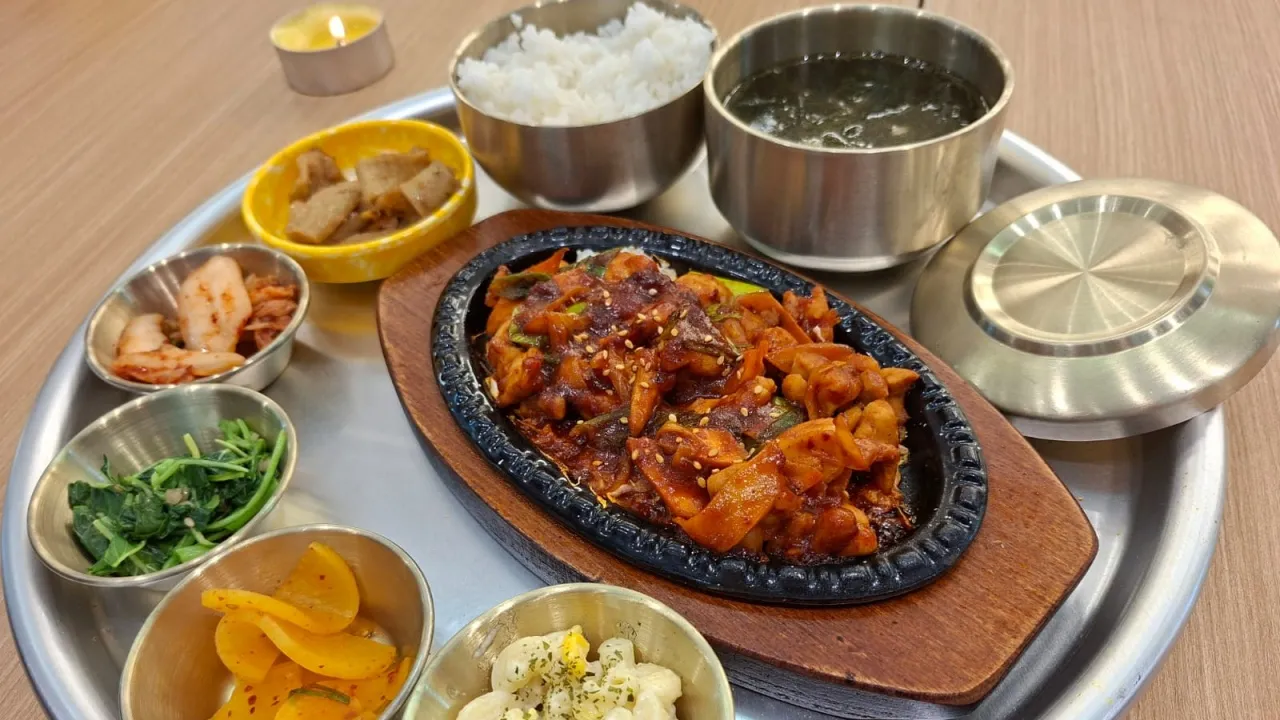 24 Warga Lapor Dinkes Setelah Diduga Keracunan Makanan Korea di Resto Bandung