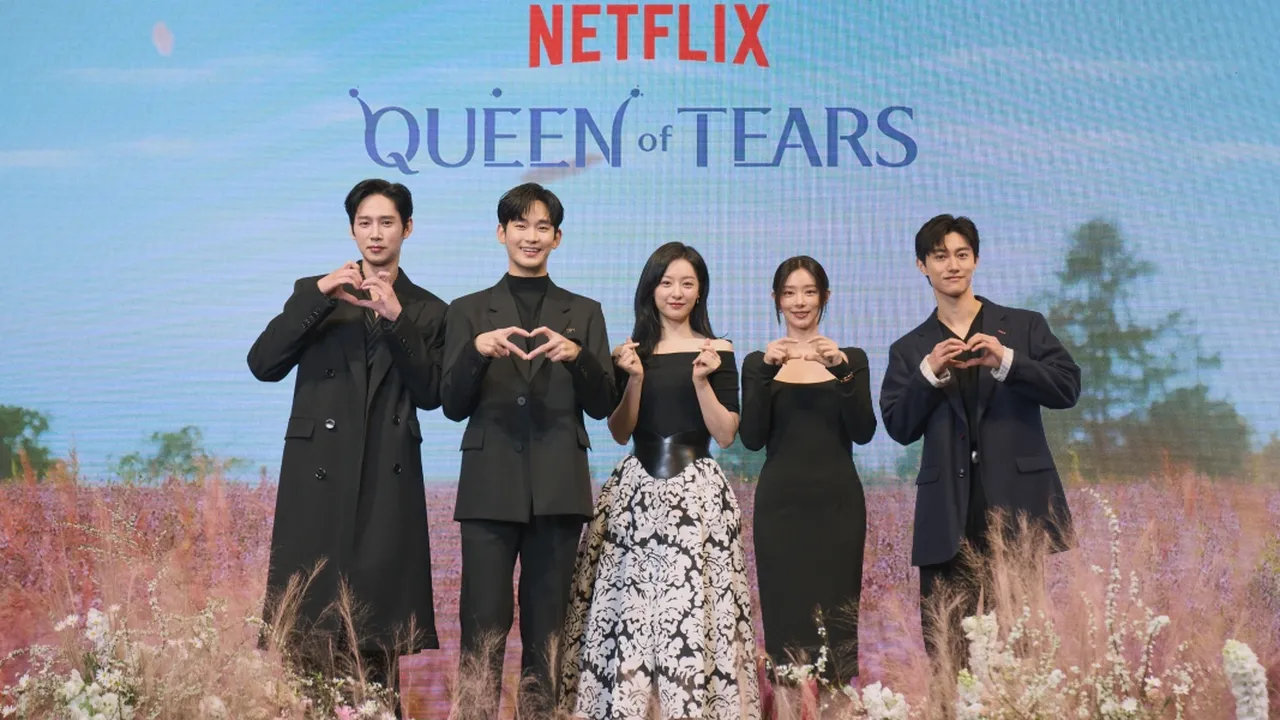 3 Alasan Kenapa Kamu Wajib Nonton Serial Korea Terbaru QUEEN OF TEARS 3 Alasan Kenapa Kamu Wajib Nonton Serial Korea Terbaru QUEEN OF TEARS