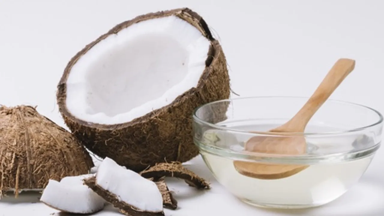 3 Cara Membuat Minyak Kelapa Sendiri dengan Mudah dan Terjamin Kemurniannya