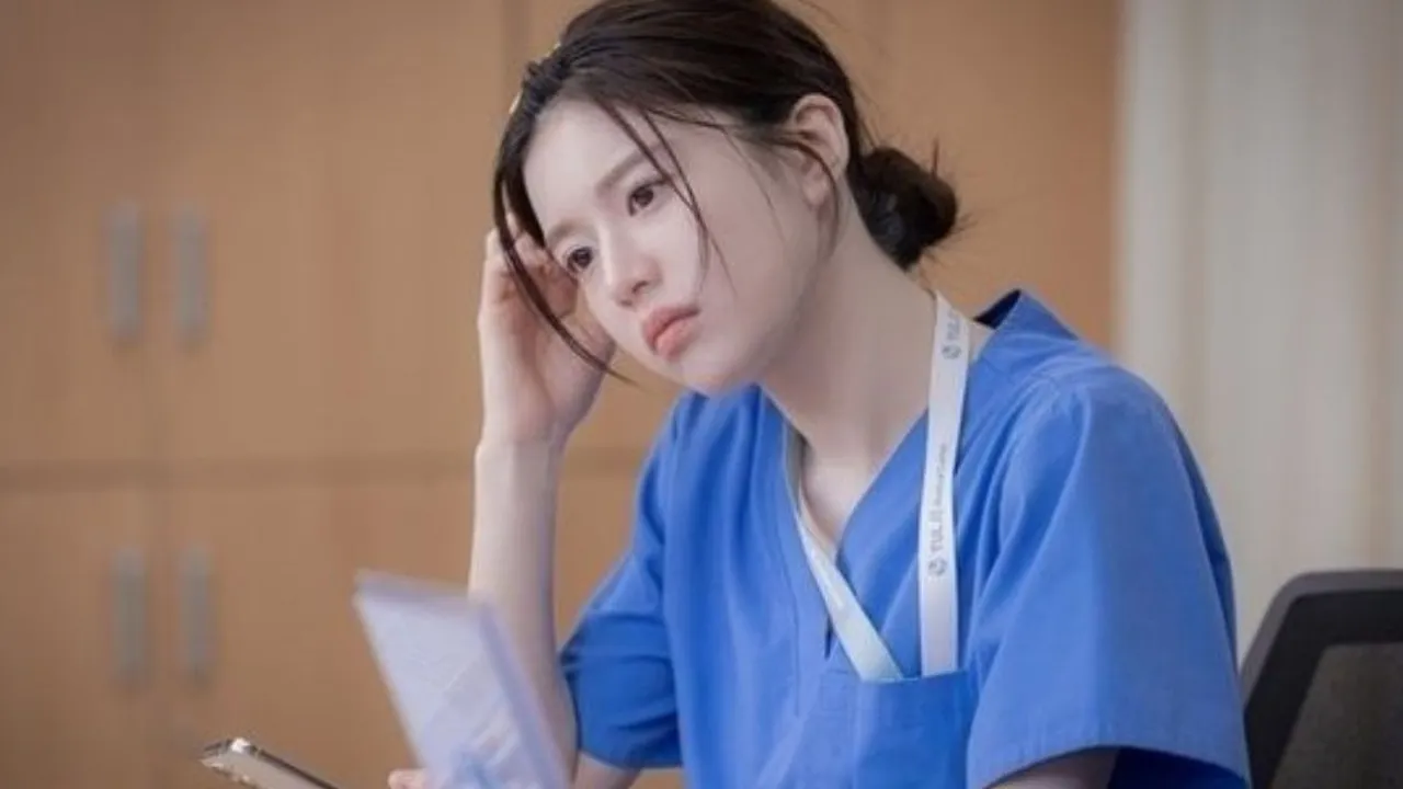 3 Potret Go Youn Jung saat Tampil Tanpa Makeup, Tetap Menawan dan Memesona