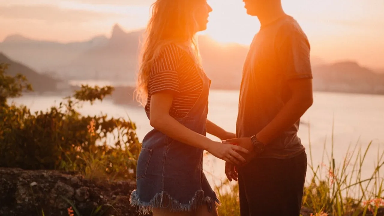 350 Kata Kata Bikin Baper Paling Romantis dan Menyentuh Hati