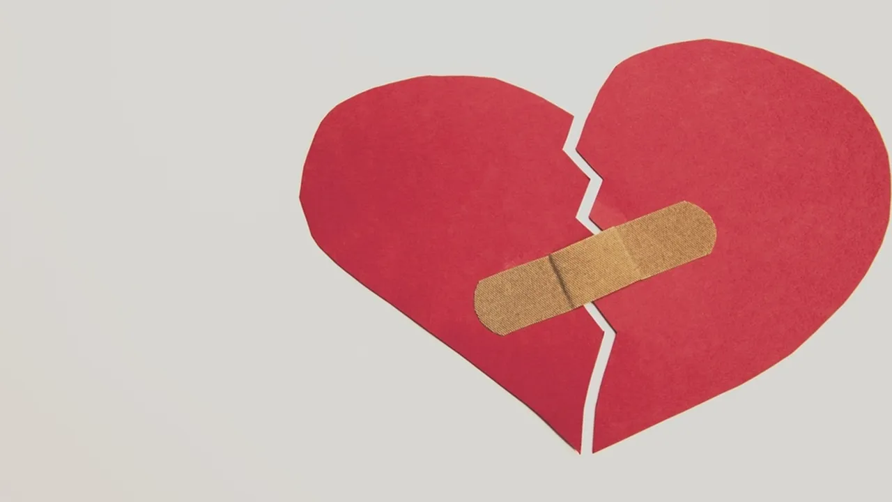 345 Kata Kata Sedih Cinta yang Menyentuh Hati