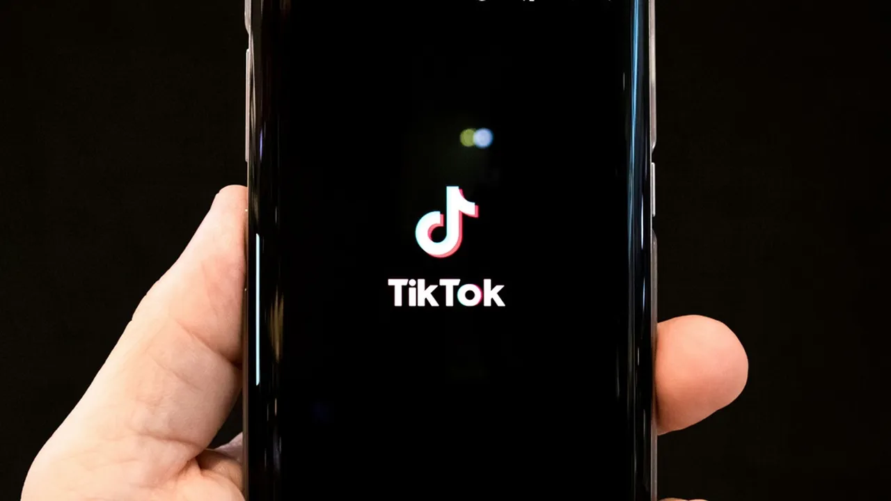 4 Cara Download Video TikTok Tanpa Watermark Terbaru 2024, Sangat Mudah dan Praktis Dipraktikkan 4 Cara Download Video TikTok Tanpa Watermark Terbaru 2024, Sangat Mudah dan Praktis Dipraktikkan