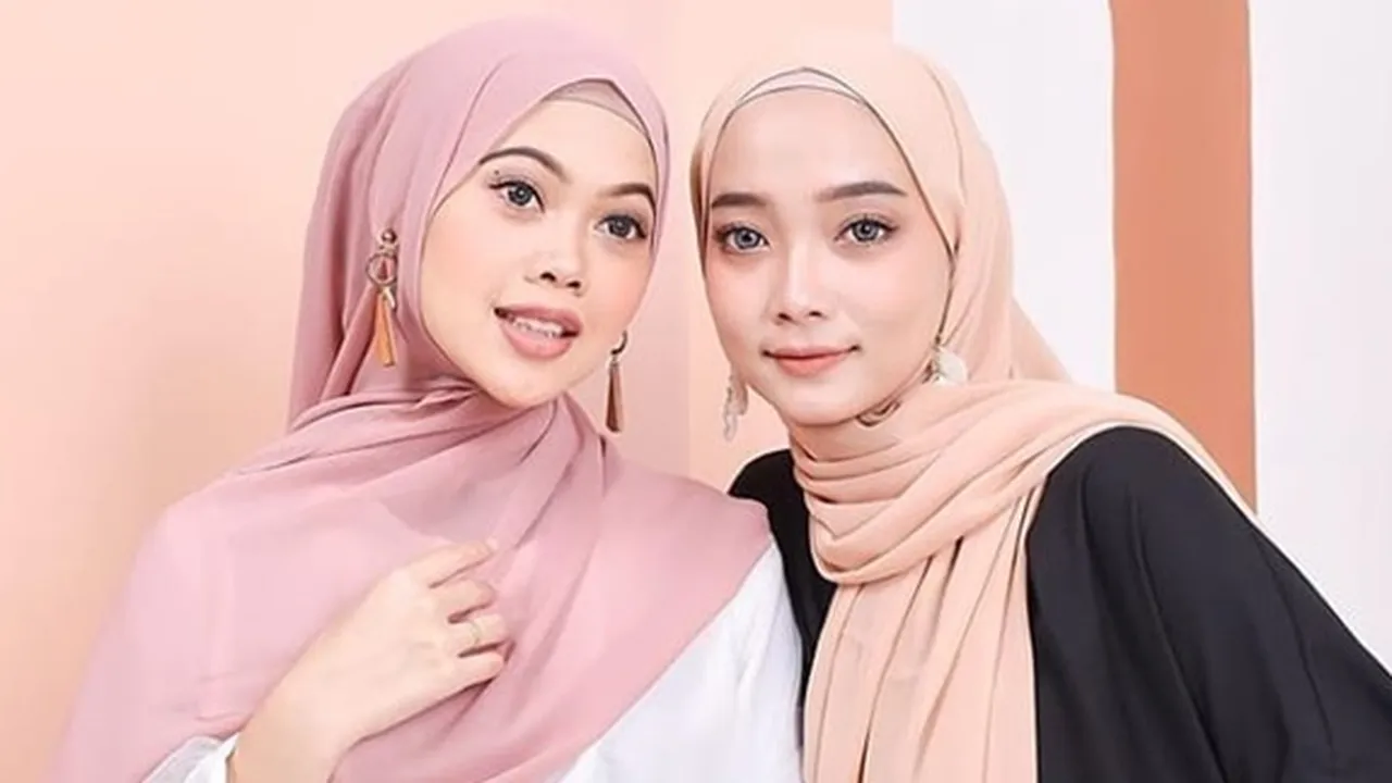 4 Cara Memakai Jilbab Pashmina Berdasarkan Bentuk Wajah dari Bulat hingga Kotak