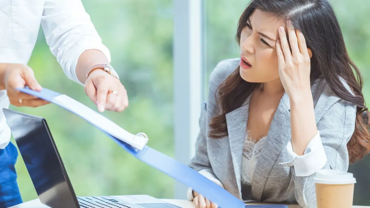 4 Kejadian Menyebalkan di Kantor yang Suka Bikin ‘Panas’, Relate Nggak Nih?