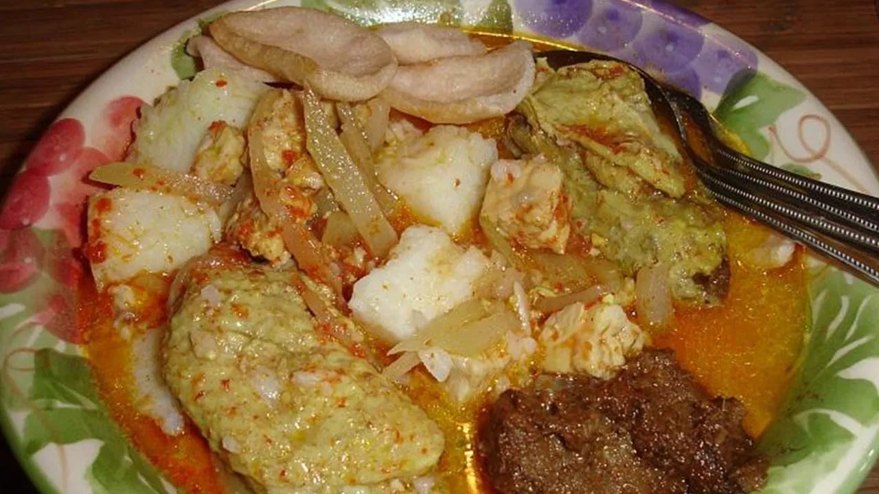 4 Resep Lontong Opor Lezat, Cocok untuk Santapan Sehari-hari - Sajian Spesial Hari Raya