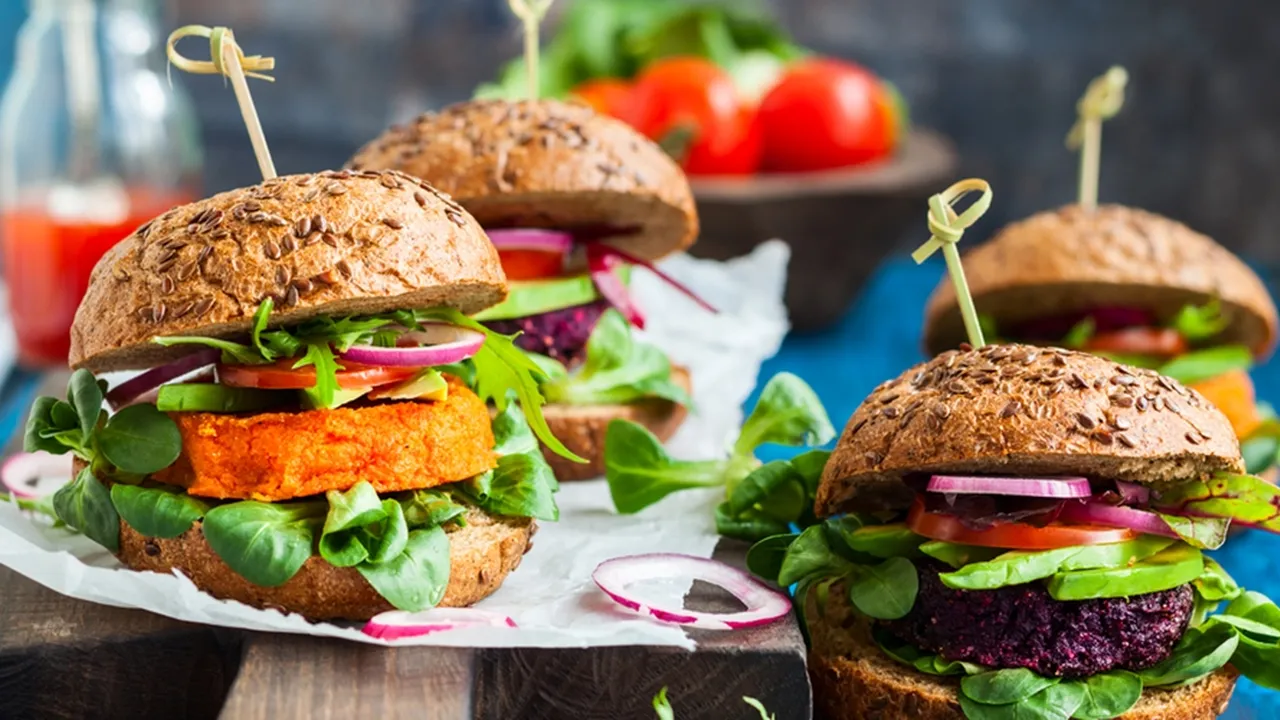 4 Restoran Makanan Vegan di Surabaya yang Cocok Jadi 'Bestie' Gaya Hidup Sehatmu