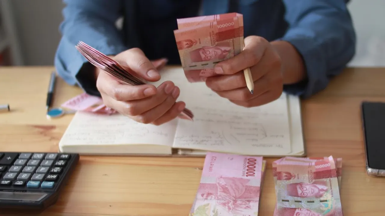 4 Strategi Cerdas Mengelola Gaji Pas-Pasan agar Hidup Tetap Nyaman!