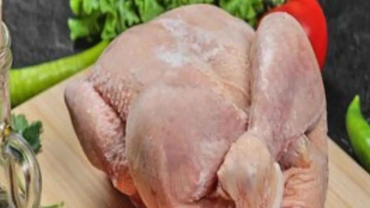 4 Trik Mudah Agar Daging Ayam Tetap Segar Selama Seminggu!