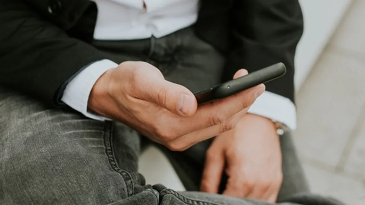 48 Kata-Kata Sindiran Chat Nggak Dibalas Bikin Nyesek, Cocok Buat Status Sosmed