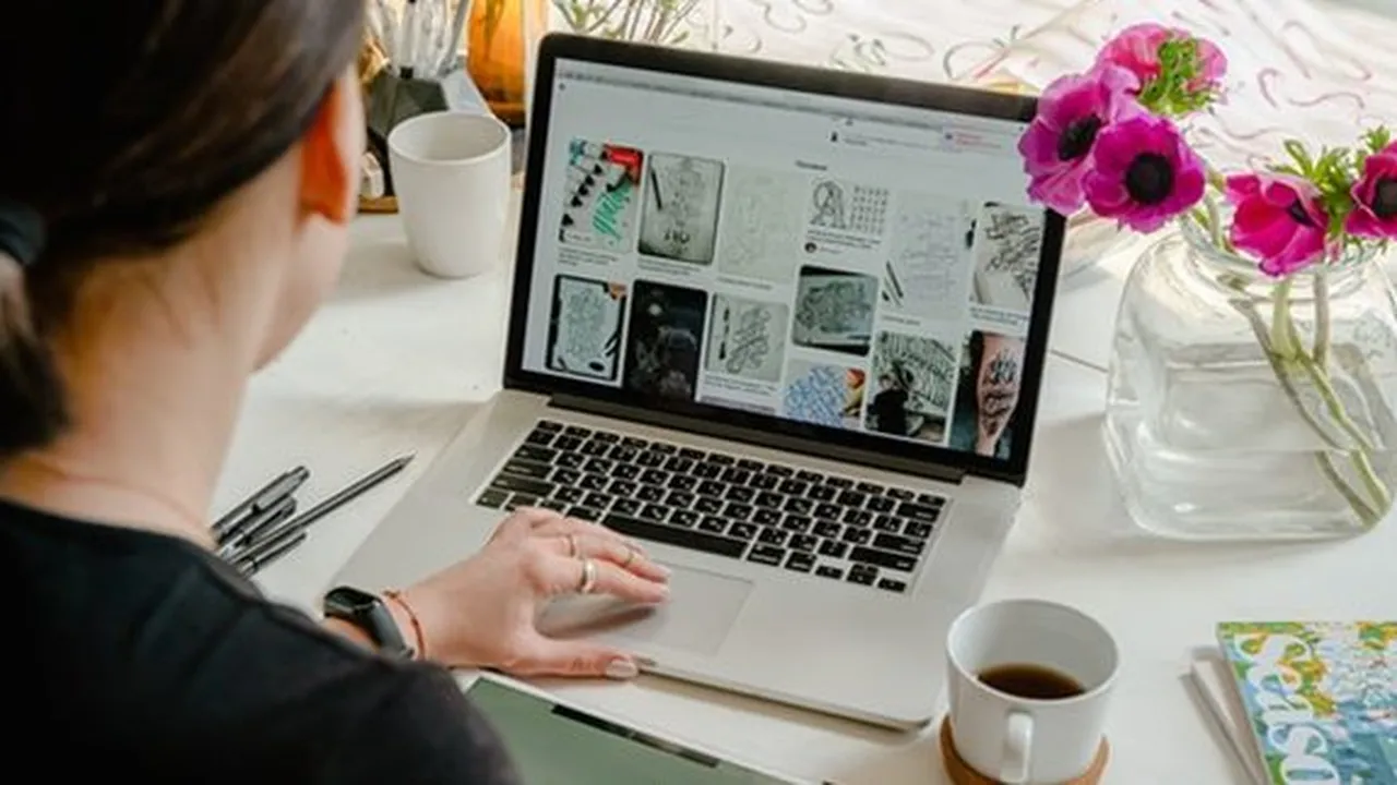 5 Cara Mengecilkan Layar Laptop yang Mudah dan Praktis, dari Menggunakan Keyboard - Mouse