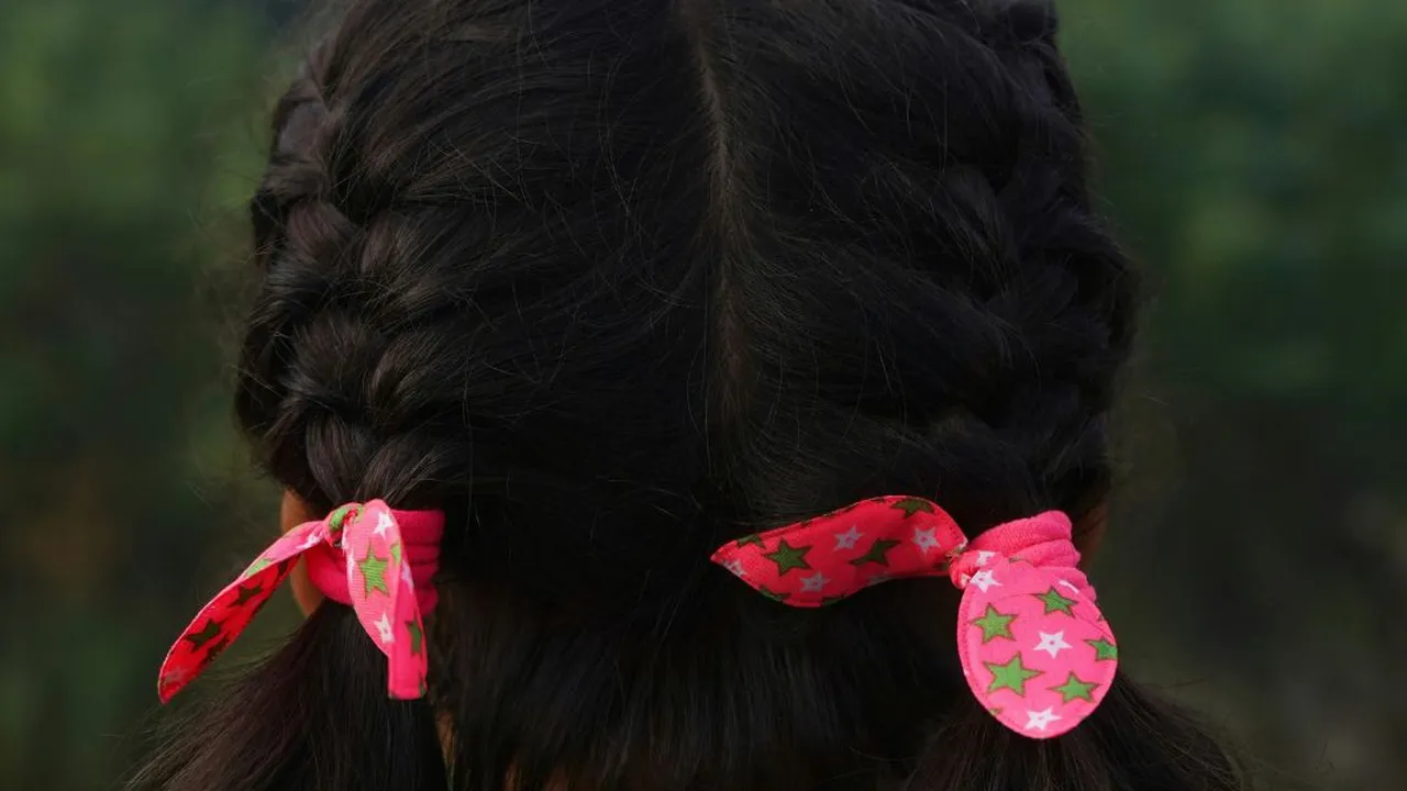 5 Inspirasi Model Ikat Rambut Anak yang Lucu dan Cantik Terbaru, Mudah Ditirukan