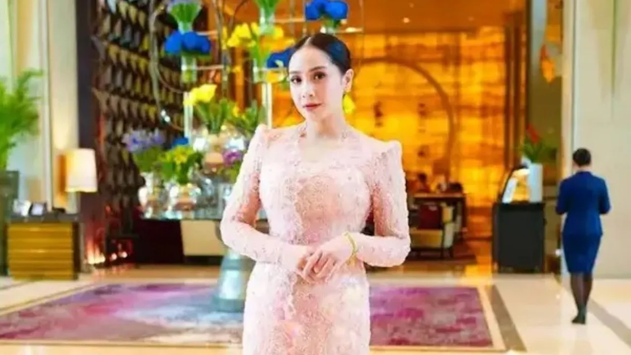 5 Model Kebaya Modern Simpel tapi Mewah April 2025, Rekomendasi untuk Tampil Anggun