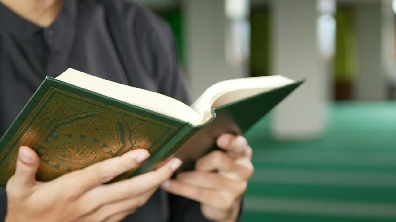 5 Rekomendasi Buku Tajwid untuk Belajar Baca Alquran Mandiri, Mudah Dipahami