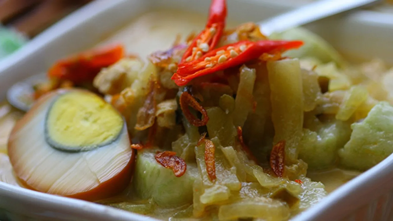 5 Resep Lontong Campur Sayur dari Berbagai Daerah, Cita Rasa Khas Nusantara