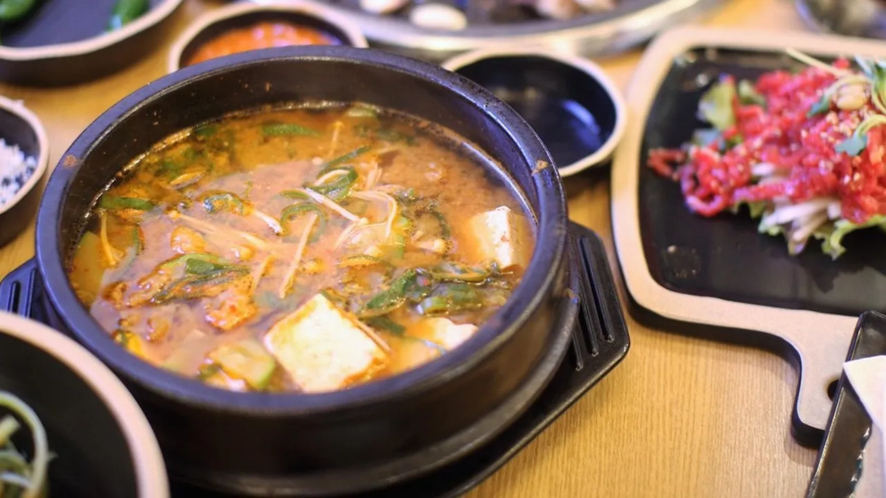 5 Resep Olahan Sup Rumput Laut Korea Miyeokguk yang Enak dan Praktis Dibuat