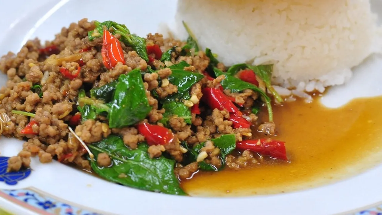 5 Resep Pad Kra Pao, Makanan Khas Thailand yang Bisa Dibuat Sendiri di Rumah