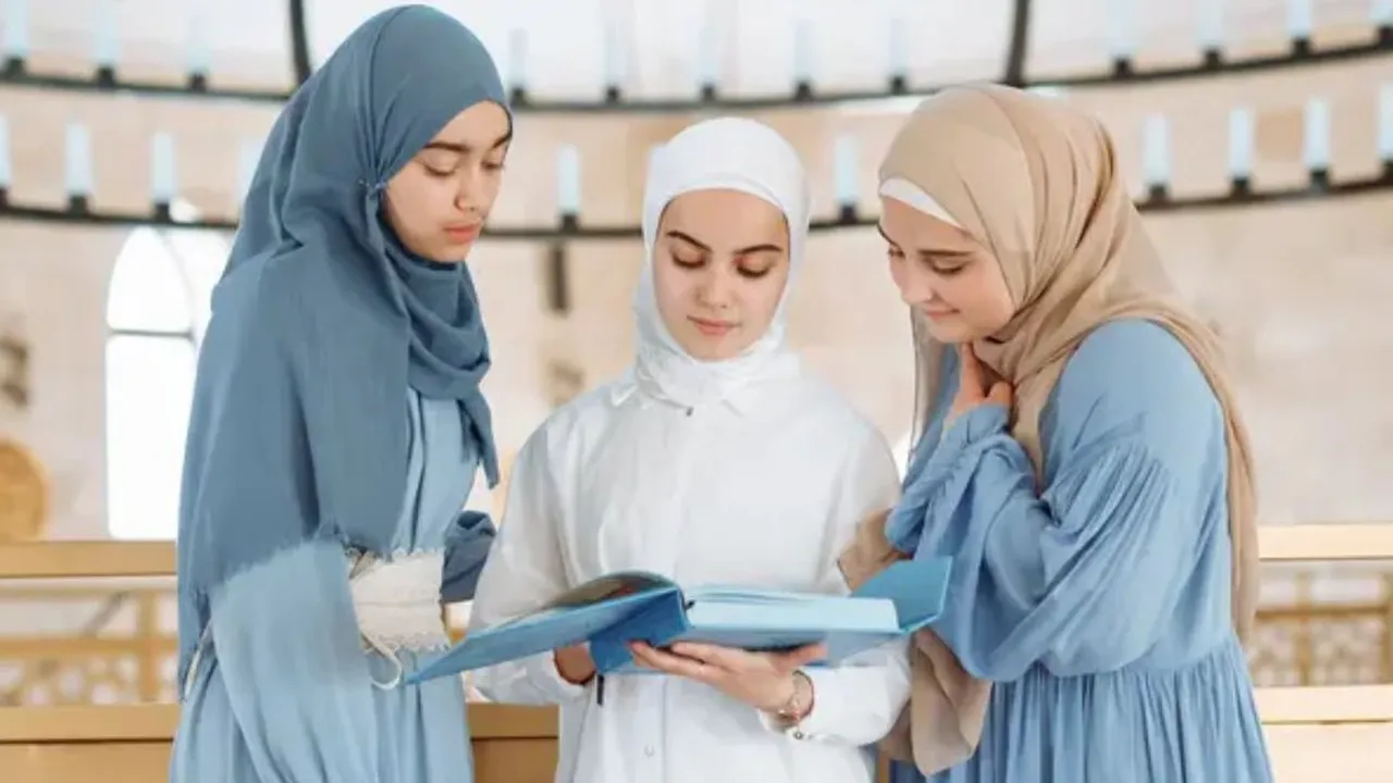 5 Tren Model Baju Lebaran 2025 Bergaya Modern dan Elegan, Inspirasi Tampil Kekinian di Hari Raya