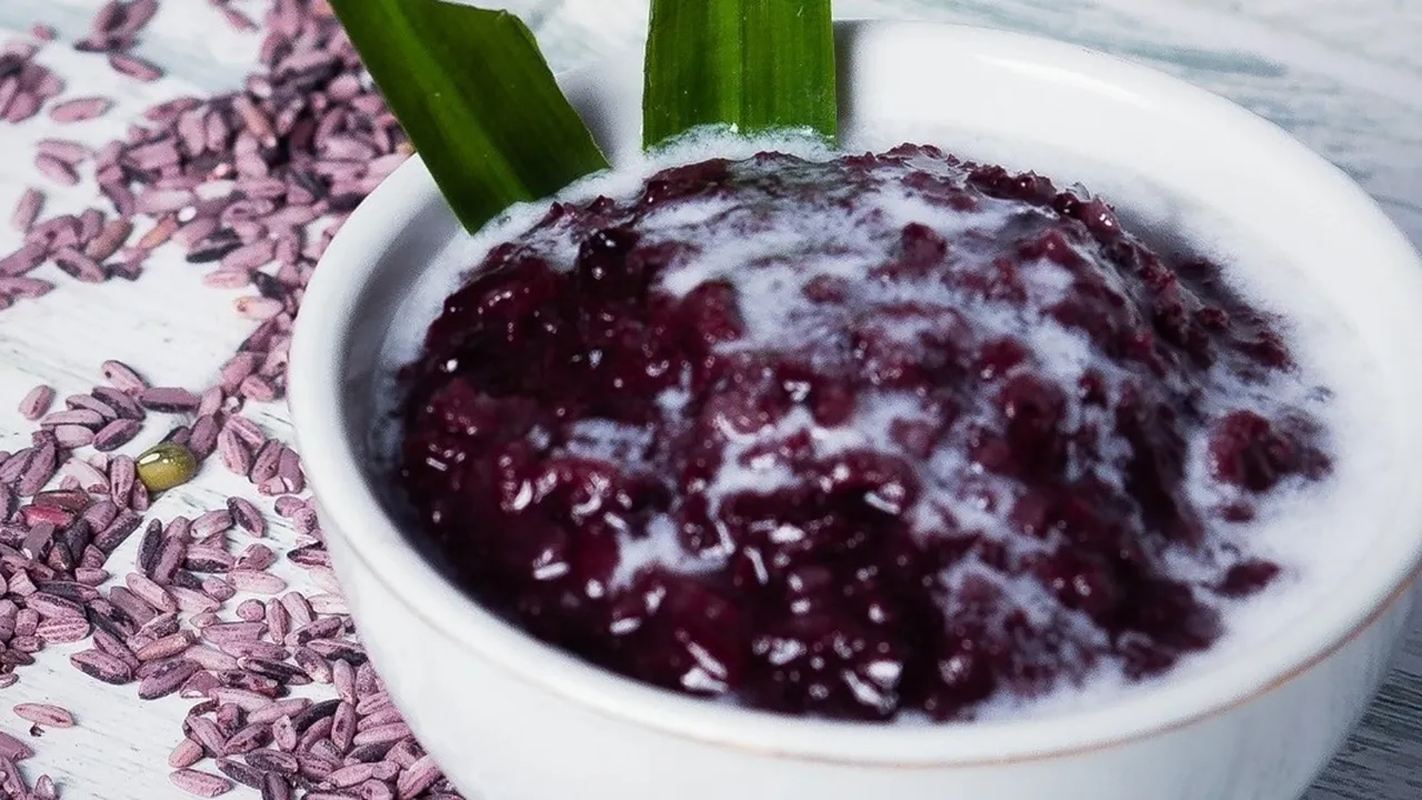 5 Variasi Resep Ketan Hitam yang Enak dan Cocok Jadi Takjil saat Buka Puasa
