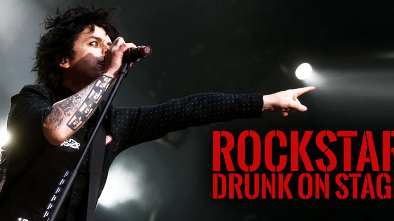 5 Video Rockstar Mabuk Berat di Atas Panggung
