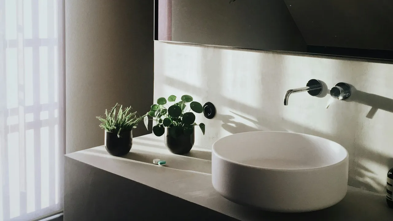 5 Warna yang Harus Dihindari Agar Kamar Mandi Anda Tetap Modern, Tips dari Para Ahli!