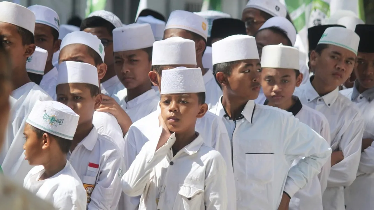50 Kata-Kata Lucu THR Lebaran yang Menghibur, Cocok untuk Kode ke Orang Tua - Bikin Status Medsos