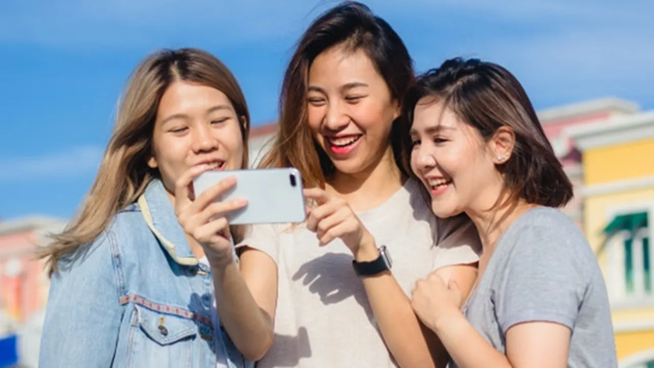 51 Caption Sahabat Bahasa Inggris yang Keren, Cocok Buat Update Status di Sosmed
