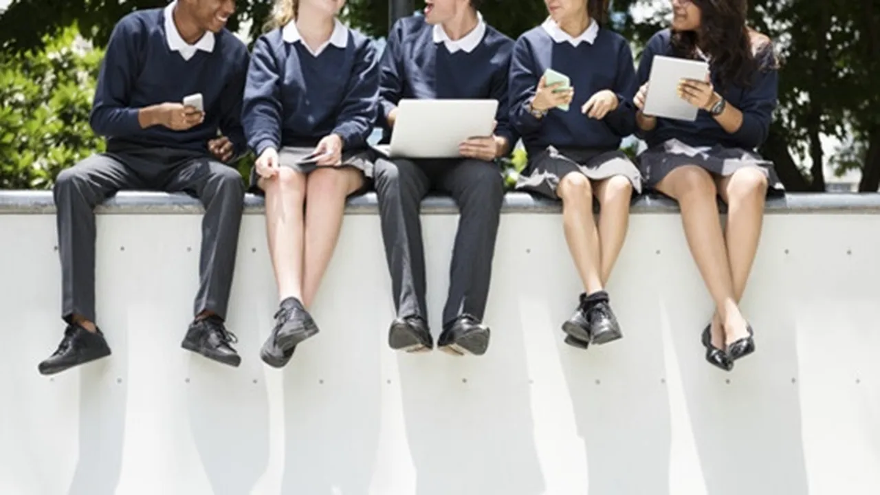 55 Caption Anak Sekolah Singkat Kekinian, Buat Postingan Foto Tambah Menarik dan Keren