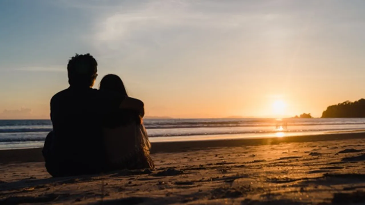 55 Kata-Kata Mutiara Cinta Romantis Penuh Makna, Ungkapkan Perasaan Mendalam