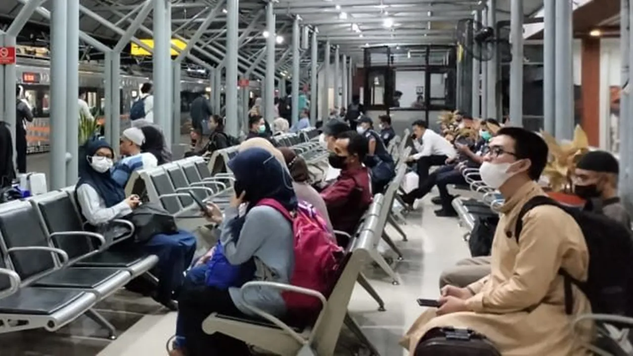 59 Persen Tiket KA Angkutan Lebaran di Daop 8 Sudah Terjual 59 Persen Tiket KA Angkutan Lebaran di Daop 8 Sudah Terjual