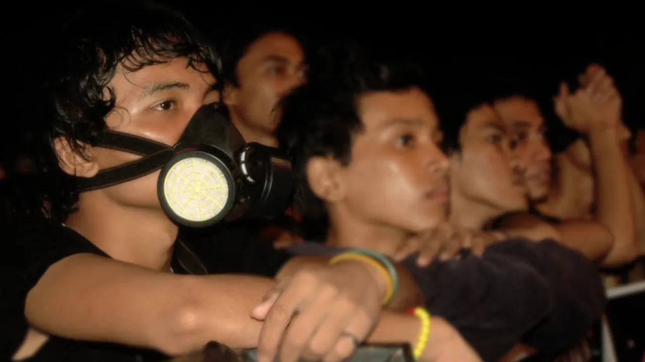 6 Aksi Gila Penonton Konser di Indonesia