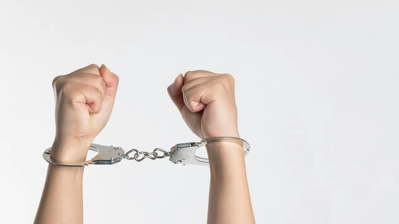 6 Arti Mimpi Ditangkap Polisi Menurut Primbon Jawa, Bisa Jadi Peringatan Rahasia Bocor