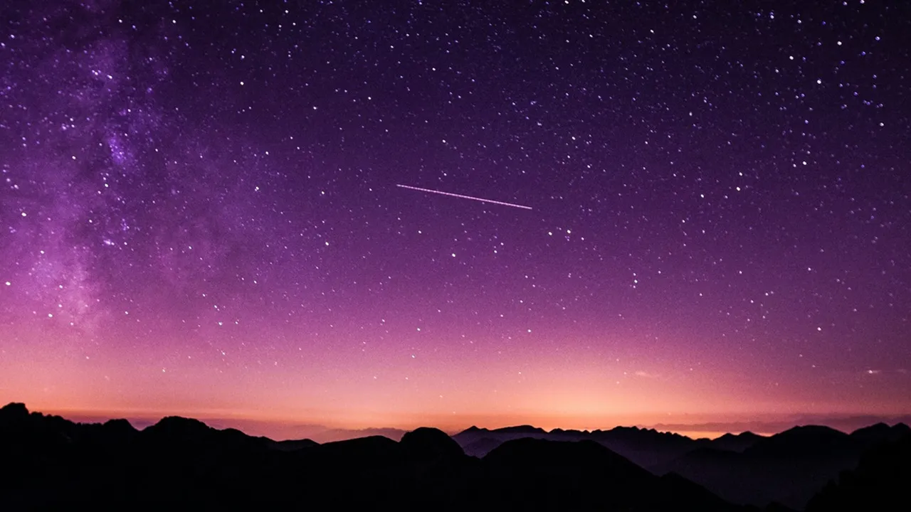 6 Arti Mimpi Melihat Meteor Jatuh Menurut Primbon Jawa, Salah Satunya Pertanda Rezeki Nomplok
