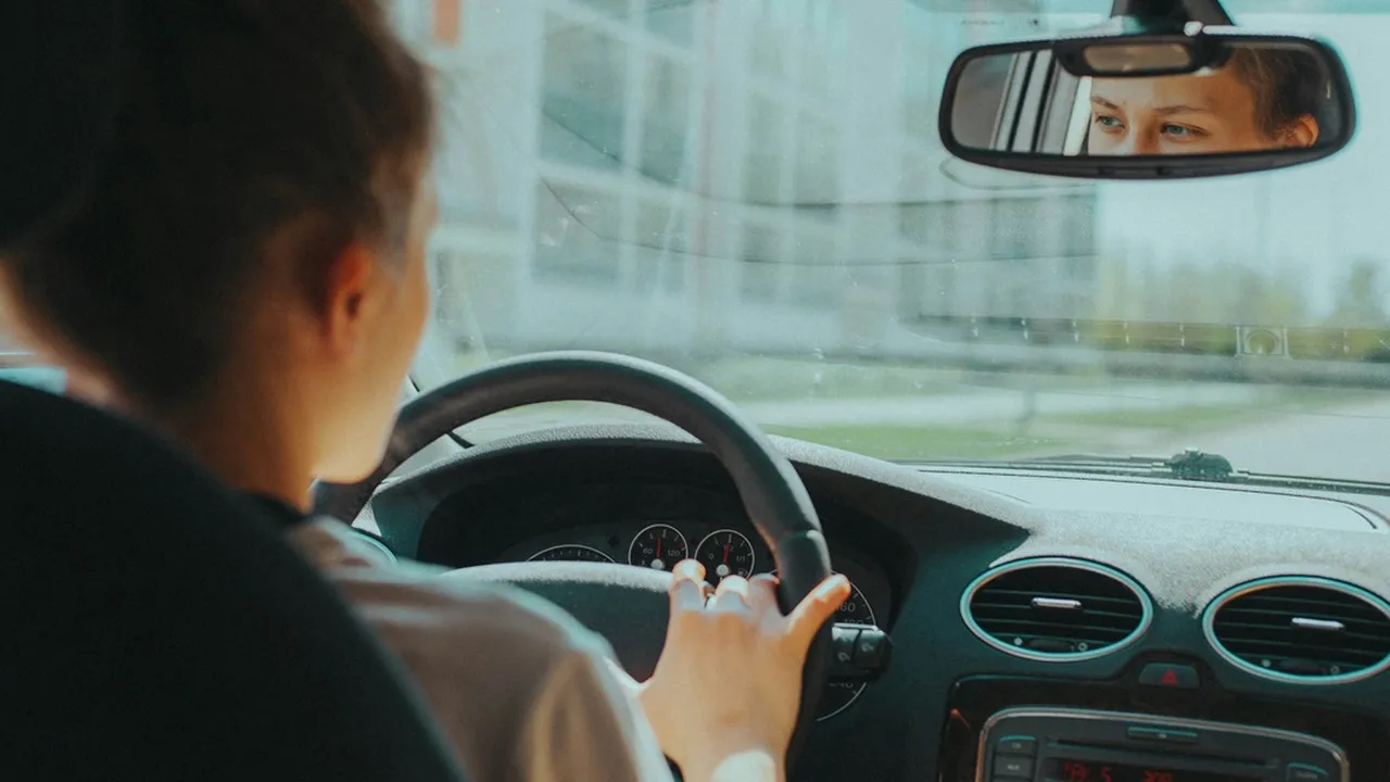 6 Arti Mimpi Naik Mobil Menurut Primbon Jawa, Bisa Jadi Pertanda Baik atau Buruk