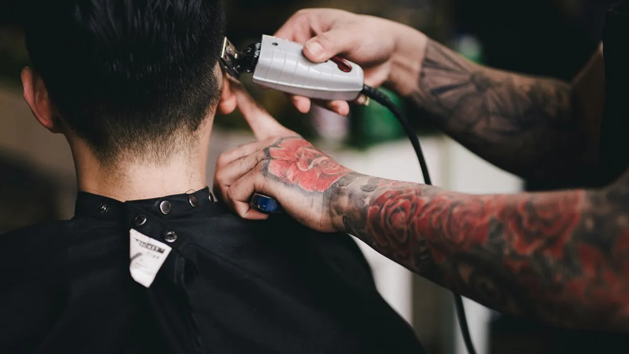 6 Arti Mimpi Rambut Dipotong Orang Lain, Punya Makna Mendalam tentang Kehidupan