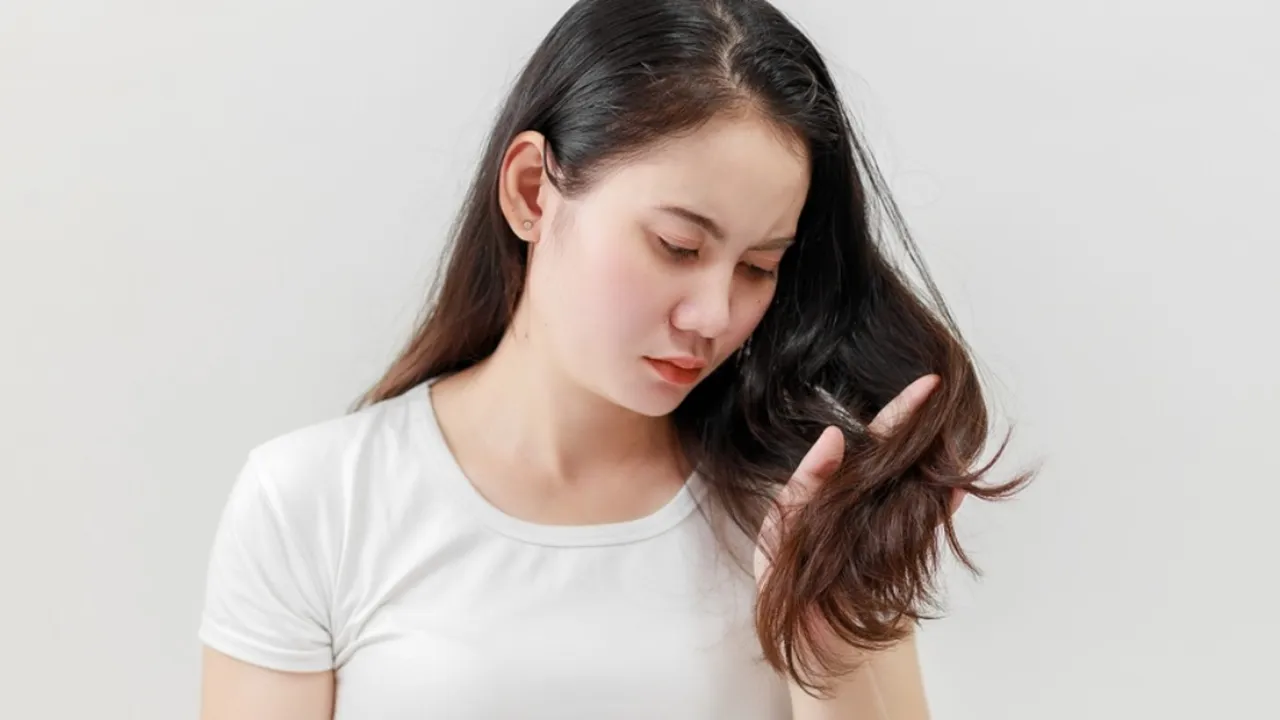 6 Cara Agar Rambut Tidak Kering Sebagai Akibat Tanda Penuaan Rambut
