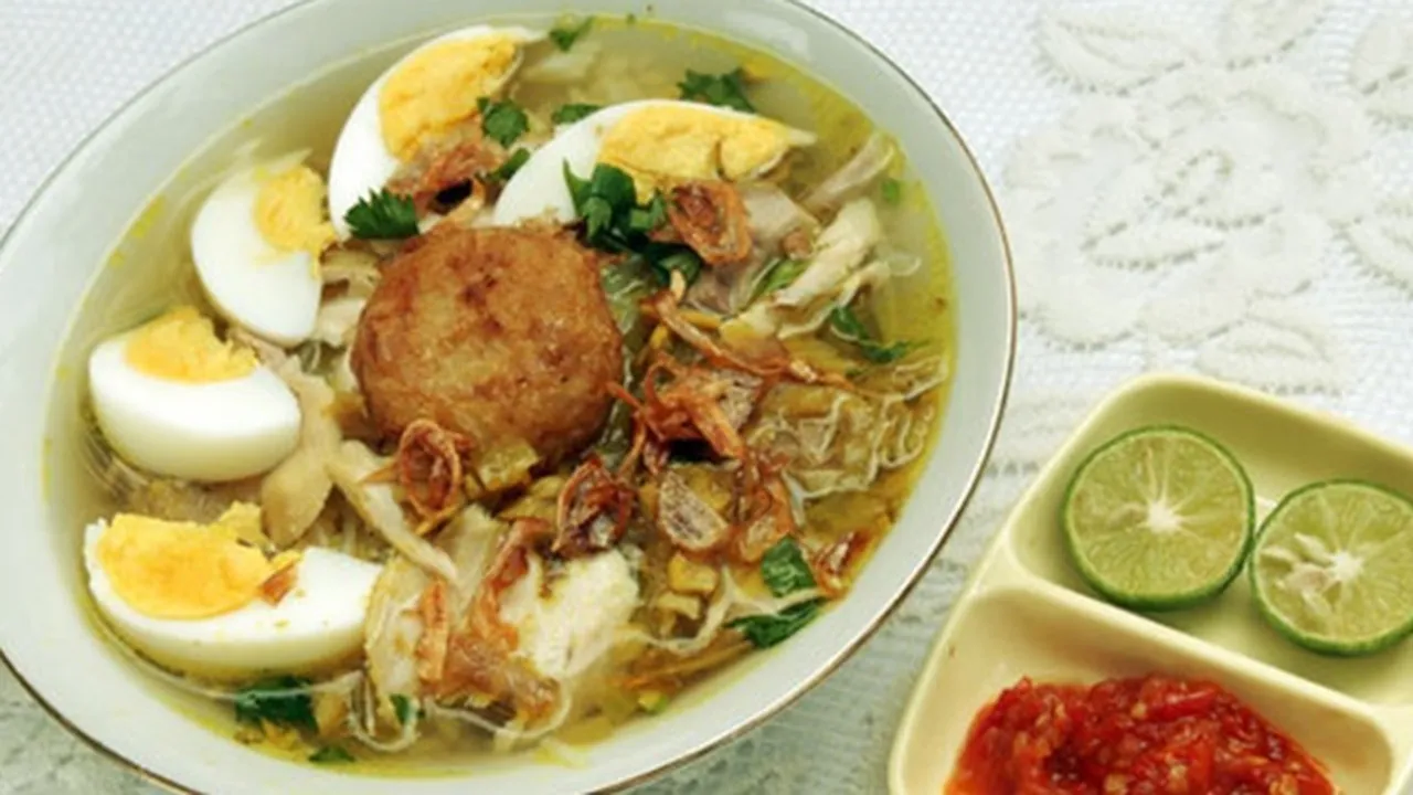 6 Cara Membuat Soto Ayam Kuah Bening dan Santan Enak - Sederhana