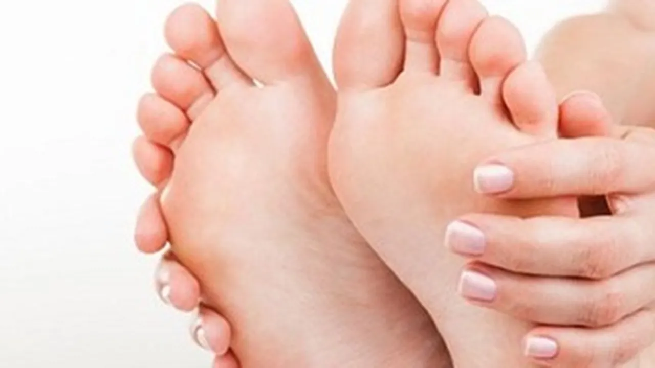 6 Cara Mengatasi Kapalan di Tangan dan Kaki Secara Alami, Bisa Pakai Buah Nanas