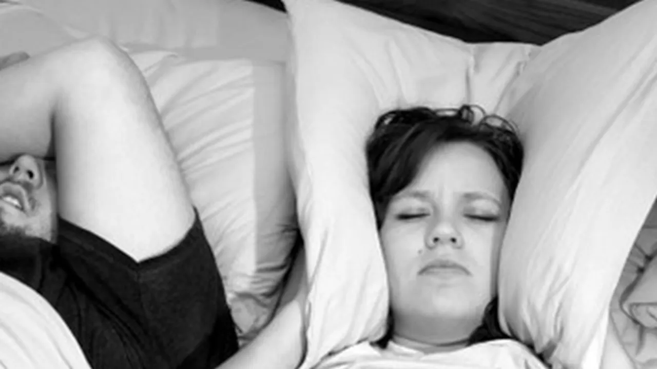 6 Cara Mengatasi Kebiasaan Tidur Mendengkur, Ketahui Juga Penyebabnya
