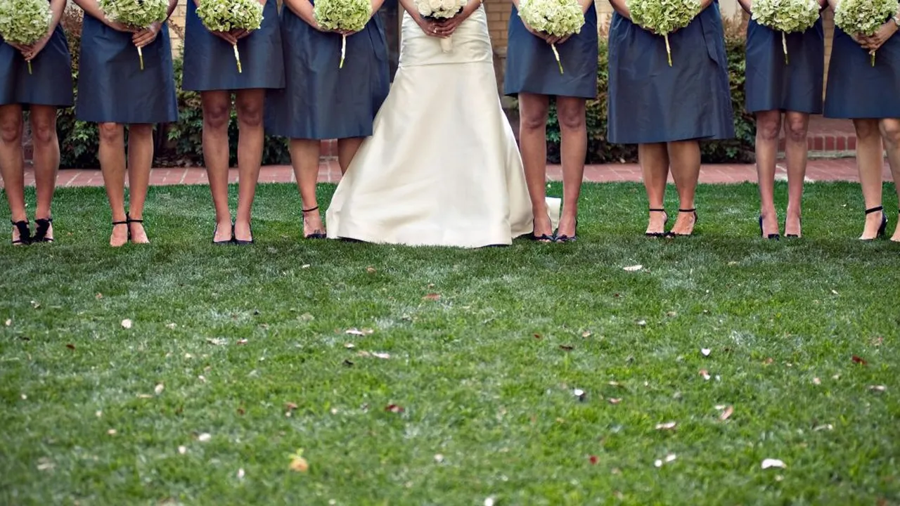 6 Inspirasi Model Baju Bridesmaid yang Anggun dan Stylish, Cocok untuk Semua Tema Pernikahan