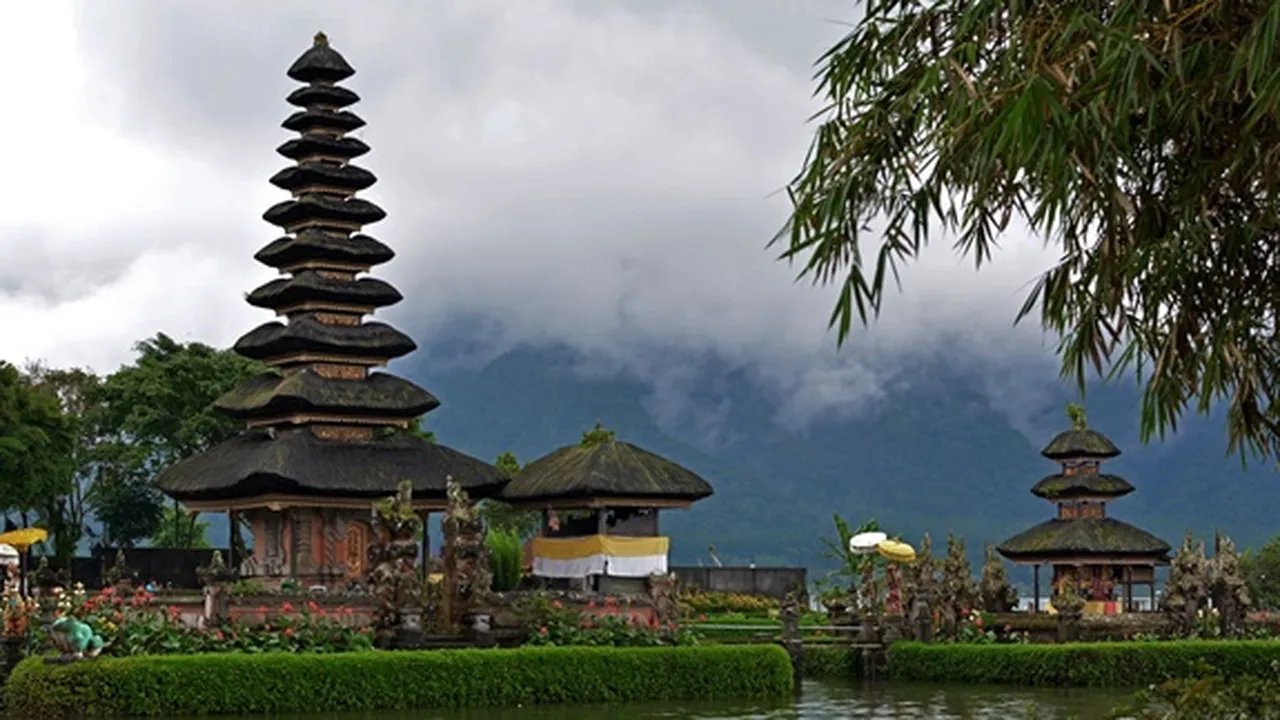 6 Jenis-Jenis Pariwisata di Indonesia,  Beserta Contoh dan Tujuannya