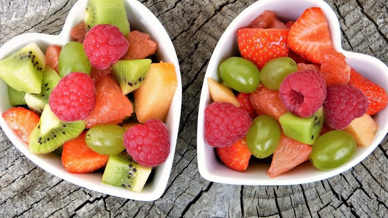 6 Makanan dan Buah-Buahan Super yang Jitu Redakan Batuk Mengganggu!