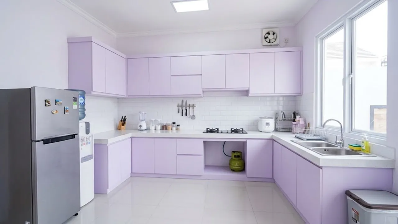 6 Pilihan Warna Cat Dinding Dapur yang Bisa Membantu Ruangan Terasa Lebih Luas